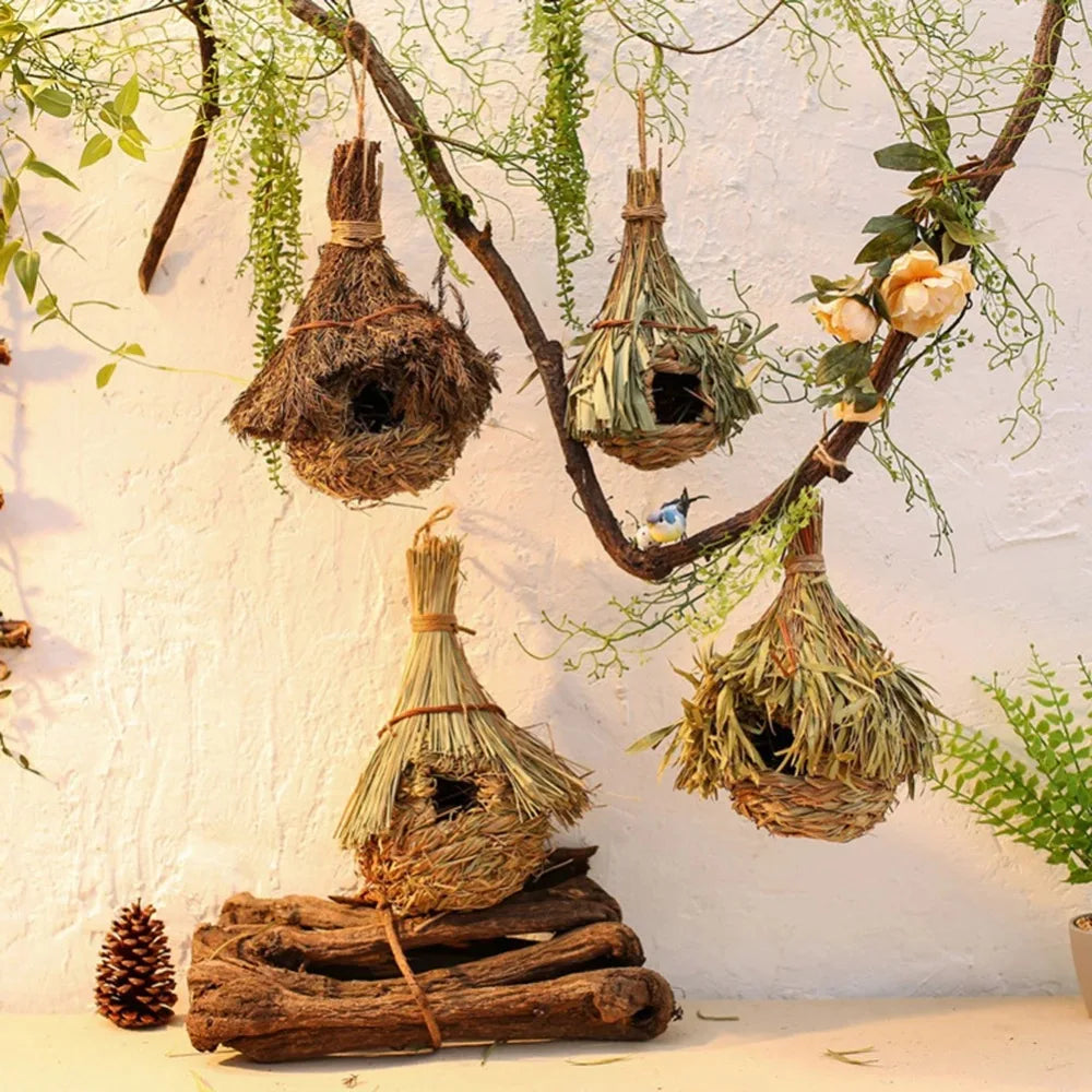 Hand-Woven Bird House Natural Grass Hut Small Bird Hideaway